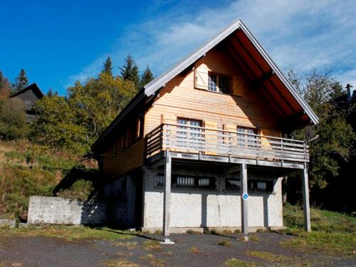 Besse-et-Saint-Anastaise Chalet De Esquí | Chalet atypique près des pistes, 9 pers., sculptures uniques - FR-1-814-49