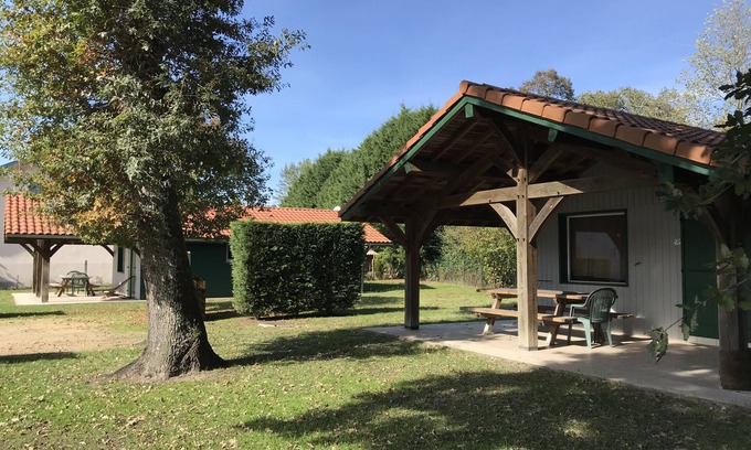 Sabres Chalet De Esquí | CHALET CONFORT, terraza cubierta, barbacoa, perrera.