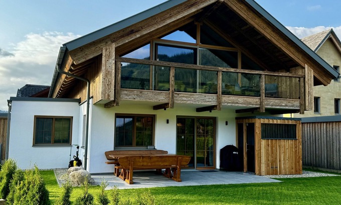 Tauplitz Apartamento | Chalet 'Almblick Mit Sauna' con vistas a la montaña, piscina compartida y Wi-Fi