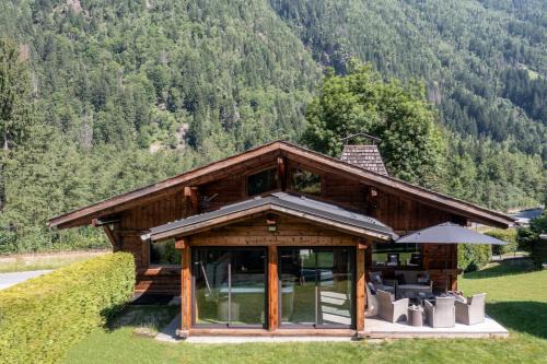 Les Bossons Chalet De Esquí | Chalet Altura- 5 Bedrooms - Jacuzzi and Sauna - By Cozee Rentals