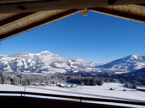 Hopfgarten im Brixental Apartamento | Chalet Apartment Obermanzl