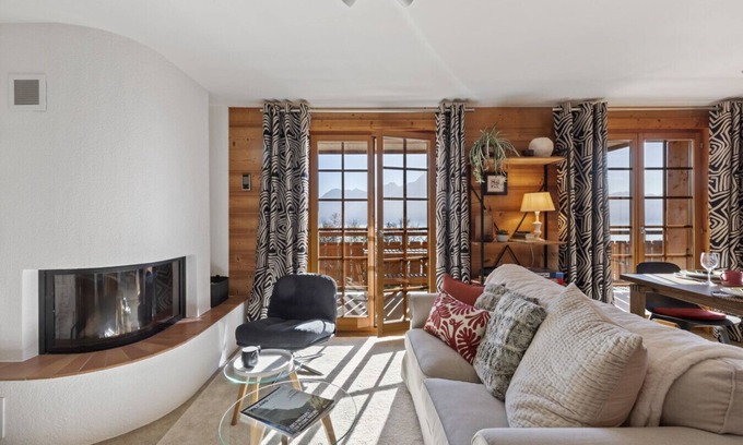 Chesieres Apartamento | Chalet apartment with balcony and view of the Alps