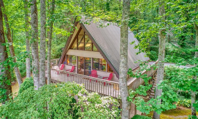 Franklin Casa | Chalet at Peek's Creek