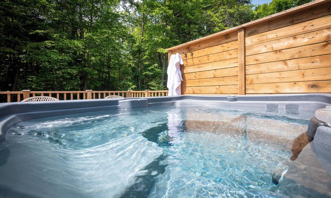 Chertsey Chalet De Esquí | Chalet AuCalm| Ski, Spa, navigable Lake| in the mountain| 1h away from Montreal