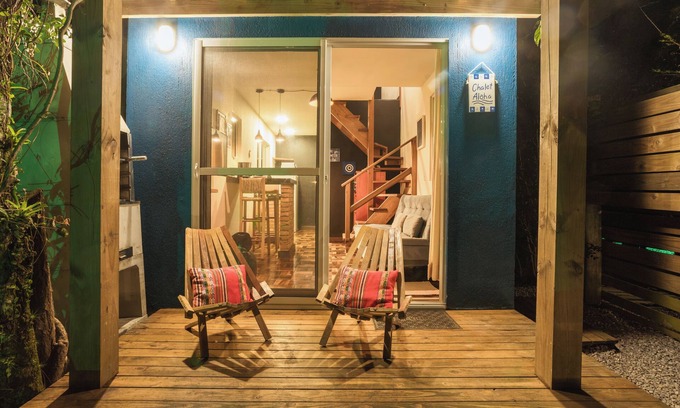 Praia do Rosa Chalet De Esquí | Chalet Azul. Comfort, Style and Peace in Nature.