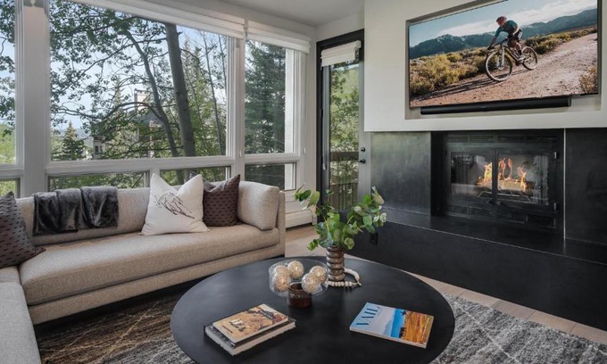 Highlands Townhomes Casa | Chalet Brio