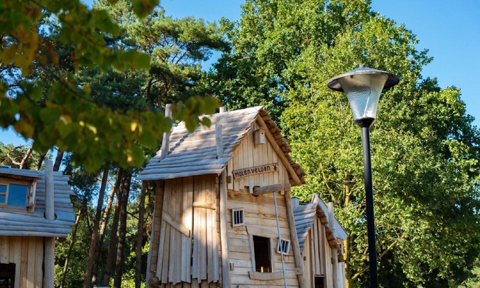 Municipality of Veldhoven Chalet De Esquí | Chalet by Pond in Holiday Park