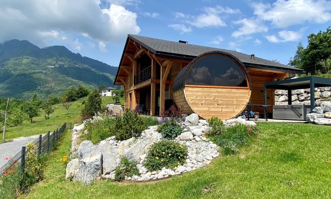 Thyez Chalet De Esquí | Chalet con vistas a las montañas, jacuzzi y sauna