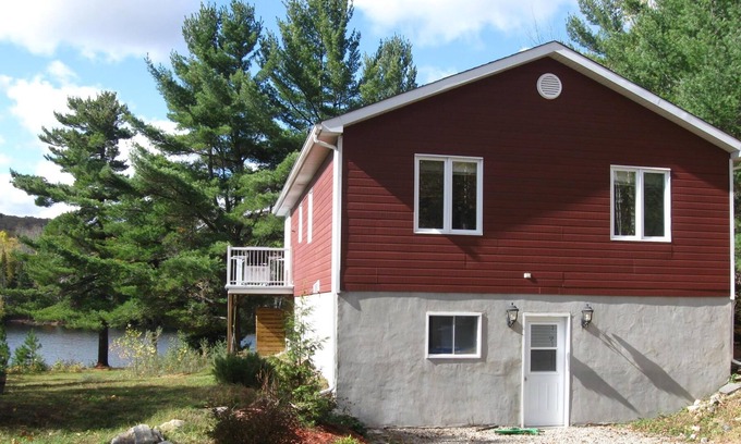 Saint-Alphonse-Rodriguez Chalet De Esquí | CHALET À LOUER-COTTAGE EN ALQUILER