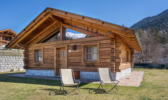 Sant'Antonio di Mavignola Chalet De Esquí | Chalet 'Camping Faè' con vistas a la montaña, terraza privada y Wi-Fi