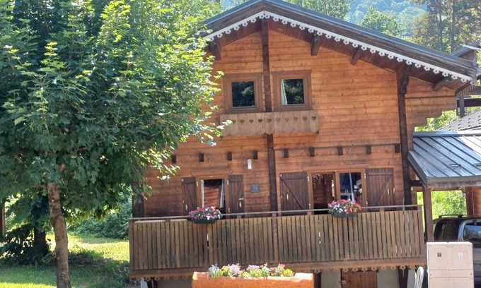 Morillon Chalet De Esquí | CHALET CARIBOU 74 WITH HEATED POOL SLEEPS 4/6