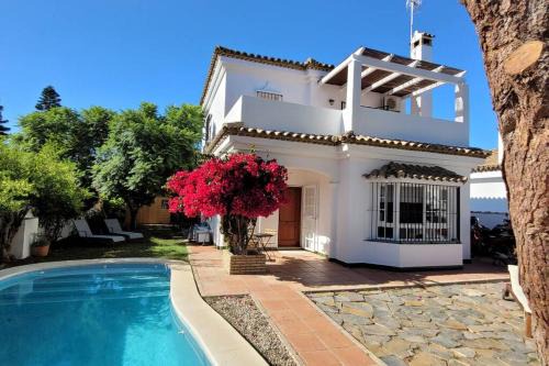 Poblado de Sancti Petri Casa | Chalet con piscina a 300 m del mar