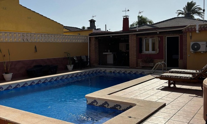 Los Balcones Chalet De Esquí | Casa con piscina privada en Los Balcones, Torrevieja