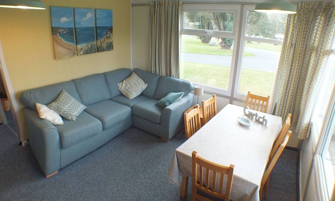 Haverfordwest Chalet De Esquí | Chalet Cwtch, una acogedora casa de vacaciones de 5 camas en Roch, Pembrokeshire