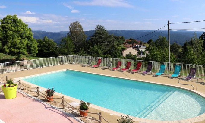 Gravieres Chalet De Esquí | Chalet de 3 chambres avec piscine partagee jardin et wifi a Gravieres