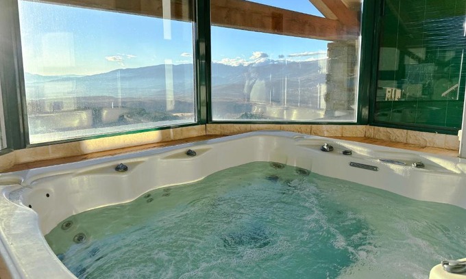 Eyne 2600 Chalet De Esquí | CHALET DE LA COULEE - Chalet de grand standing avec spa offrant une vue sur la vallée