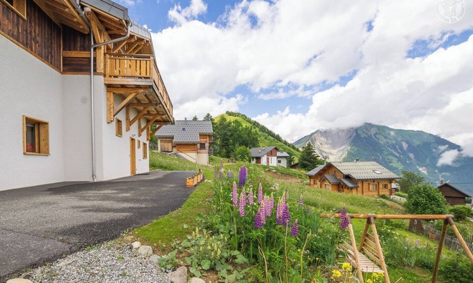 Albiez-le-Vieux Casa | Chalet DES Coeurs - Albiez Montrond