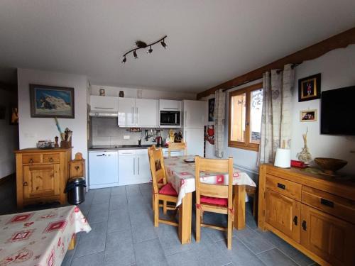 Montgenevre Apartamento | Chalet Du Bois De Suffin N°10 - appartement tout confort, grande terrasse, plein sud 50m des pistes MAE-8254