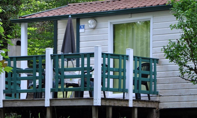 Payzac Chalet De Esquí | Chalet 'Du Moulin Du Châtain 2' con piscina compartida, terraza privada y jardín compartido