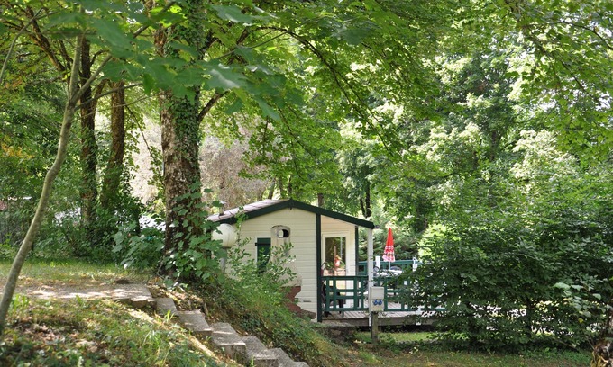 Payzac Chalet De Esquí | Chalet 'Du Moulin Du Châtain 3' con piscina compartida, terraza privada y jardín compartido