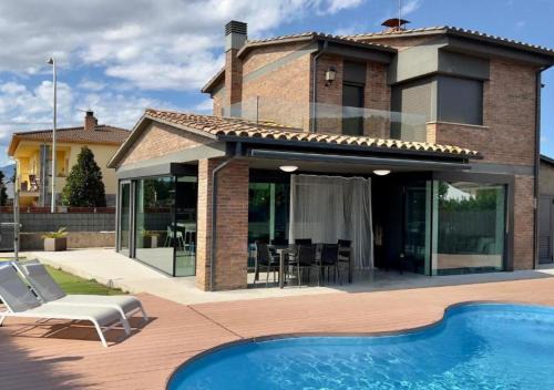Mas Usall Casa | Chalet Els pins, Banyoles