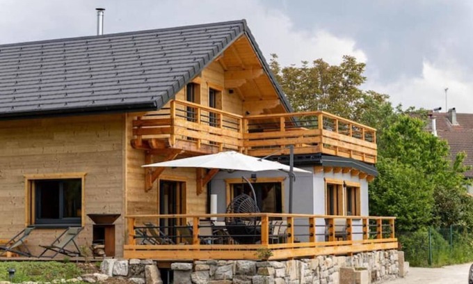 Saint-Maurice-Crillat Chalet De Esquí | Chalet en Bois au Cœur du Jura