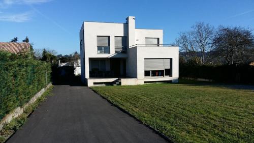Distrito Rural Este Casa | Chalet en Somió con finca independiente