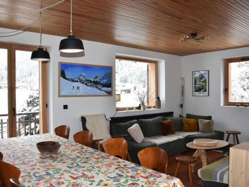 Pralognan-la-Vanoise Chalet De Esquí | Chalet ensoleillé avec balcon et poêle à bois - FR-1-464-163