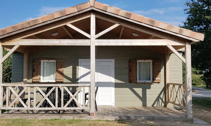 La Chapelle-Hermier Chalet De Esquí | Chalet tranquilo 2 habs con piscina y lago cerca de la playa en Vendée