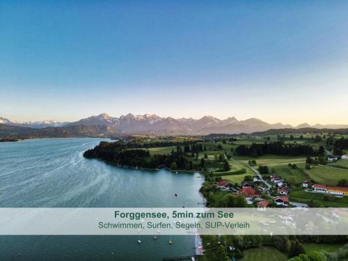 Rieden am Forggensee Apartamento | Chalet - Ferienwohnungen - Biohof Stöger - Panoramasüdbalkon - grandiose Aussicht auf See, Berge und Schloss Neuschwanstein