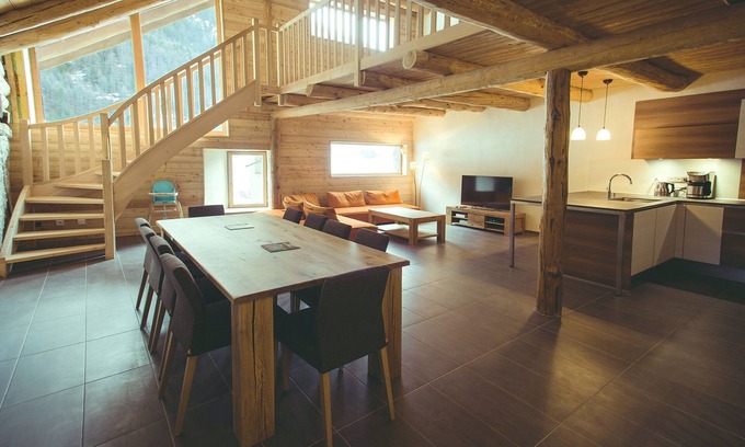 Cervieres Chalet De Esquí | laderas chalet, sauna, jacuzzi, chimenea. Ideal para senderismo, actividades