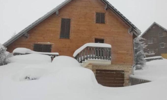 Besse-et-Saint-Anastaise Chalet De Esquí | Chalet Besse "All comfort