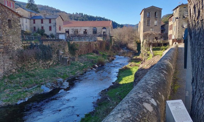 Saint-Andre-de-Valborgne Chalet De Esquí | Chalet en las Cevenas con piscina privada, vistas a la montaña y naturaleza infinita
