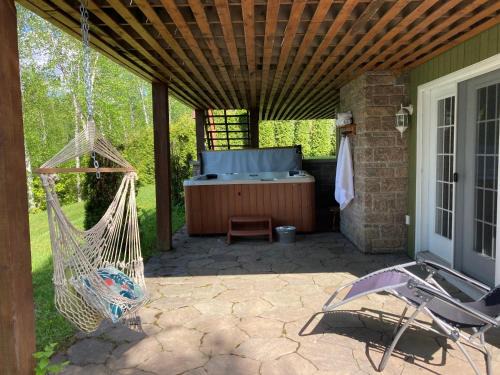 Saint-David-de-Falardeau Chalet De Esquí | Chalet Grand-père Tortue