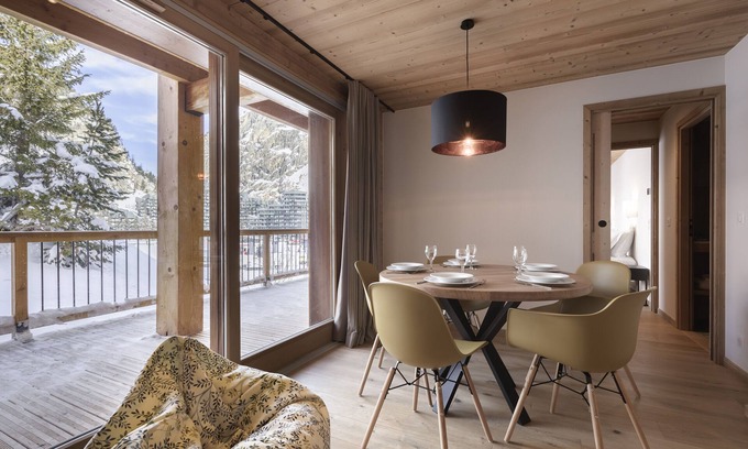Val-d'Isere Apartamento | Chalet Hôtelier 4**** Les Équinoxes- Apt 41m² at the foot of the slopes - Swimming pool & Spa