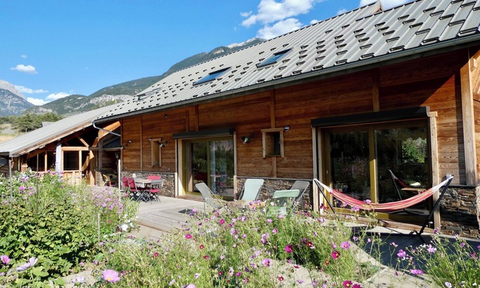 Guillestre Casa | Chalet casa frente a la naturaleza