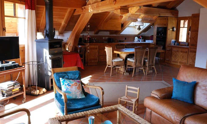 Araches-la-Frasse Villa | Chalet in Carroz d'Arâches
