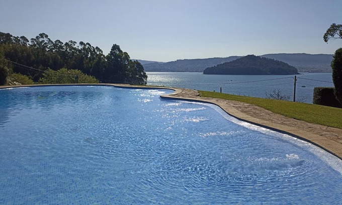 Poio Chalet De Esquí | Dream House by the Sea in Poio (Galicia) – Luxury, Comfort & Nature
