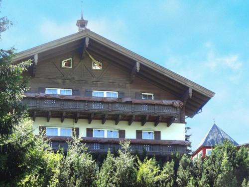 Dienten am Hochkoenig Apartamento | Chalet in Dienten with Ski-In Access & Sauna