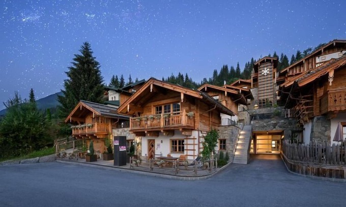 Flachau Chalet De Esquí | Chalet en Flachau con piscina comunitaria