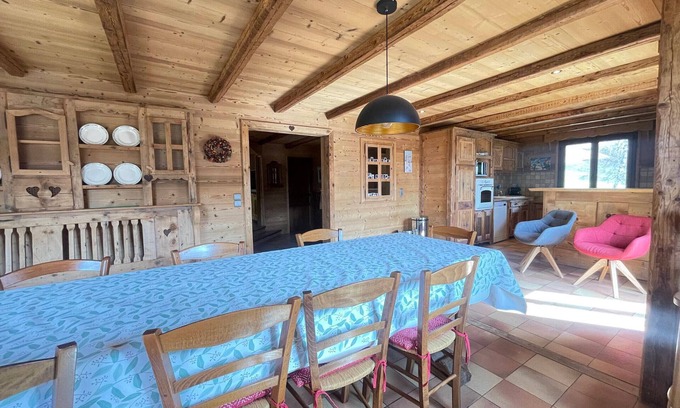 Flumet Chalet De Esquí | Chalet en Flumet para 8 pers con terrazas y WiFi