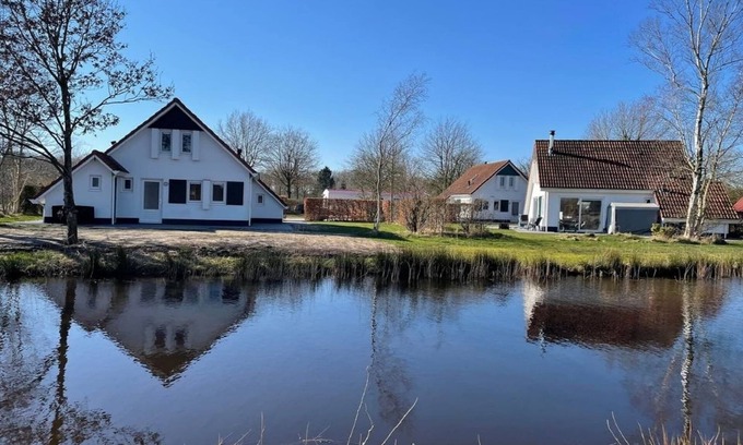 Sint Nicolaasga Casa | Chalet in Friesland near Large Lakes