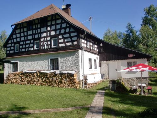 Jindrichovice Casa | Chalet in Ore Mountains near Ski Slopes