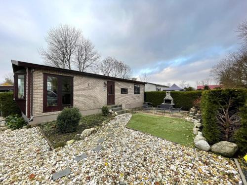 Tzummarum Casa | Chalet in Tzummarum near Frisian Countryside
