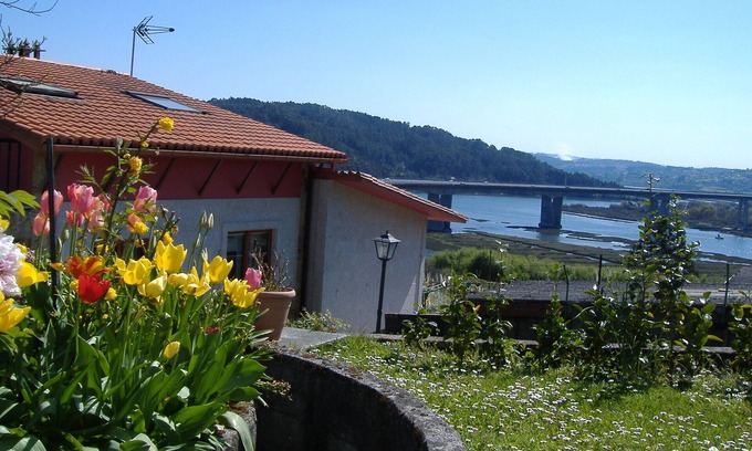 Callobre Chalet De Esquí | CHALET INDEPENDIENTE EN MIÑO VISTAS AL MAR, CERCA DE LA PLAYA Y CAMINO INGLÉS.