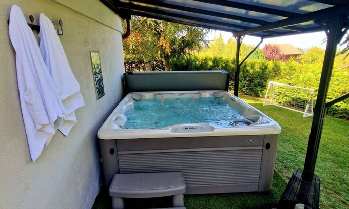 Gerbepal Casa | Chalet Jales in the heart of the Massif with SPA