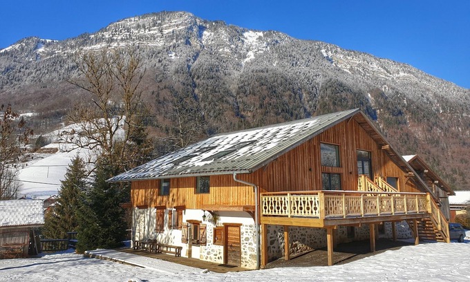 Entremont Chalet De Esquí | Chalet Jamoo, auténtica granja reformada en el corazón de Aravis