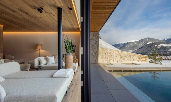 Casola Chalet De Esquí | Chalet 'K Lodge View' con vistas a la montaña, piscina privada y sauna