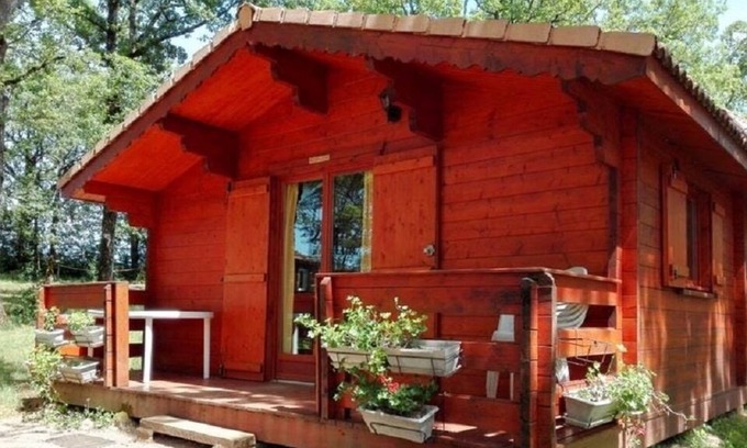 Saint-Cirq-Lapopie Chalet De Esquí | CHALET KNOWS THE CHARM OF ALL WOOD SPACIOUS STAY