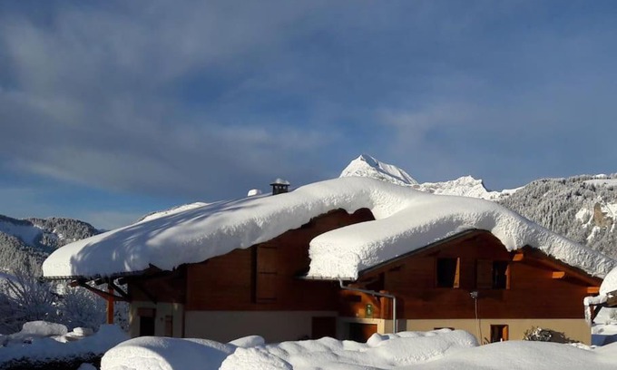 Notre-Dame-de-Bellecombe Chalet De Esquí | Chalet Le Wapiti, aux pieds des pistes, à 200m du village